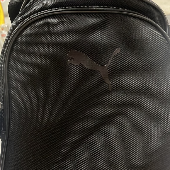New with Tags The Ultimate Puma Gym Bag - Picture 3 of 6